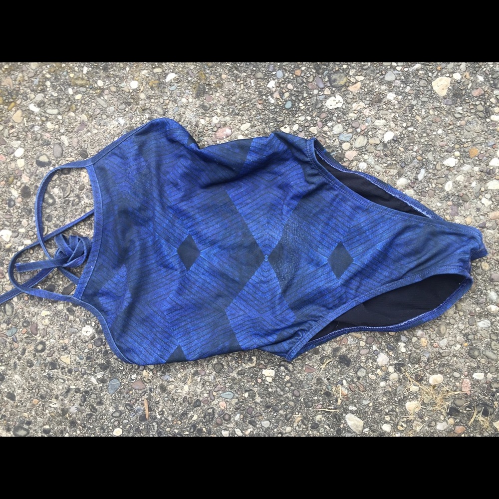 Jolyn tie-back suit